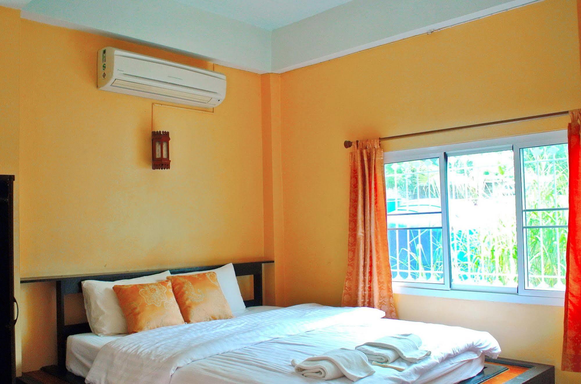 Sarin Guesthouse Тау Экстерьер фото