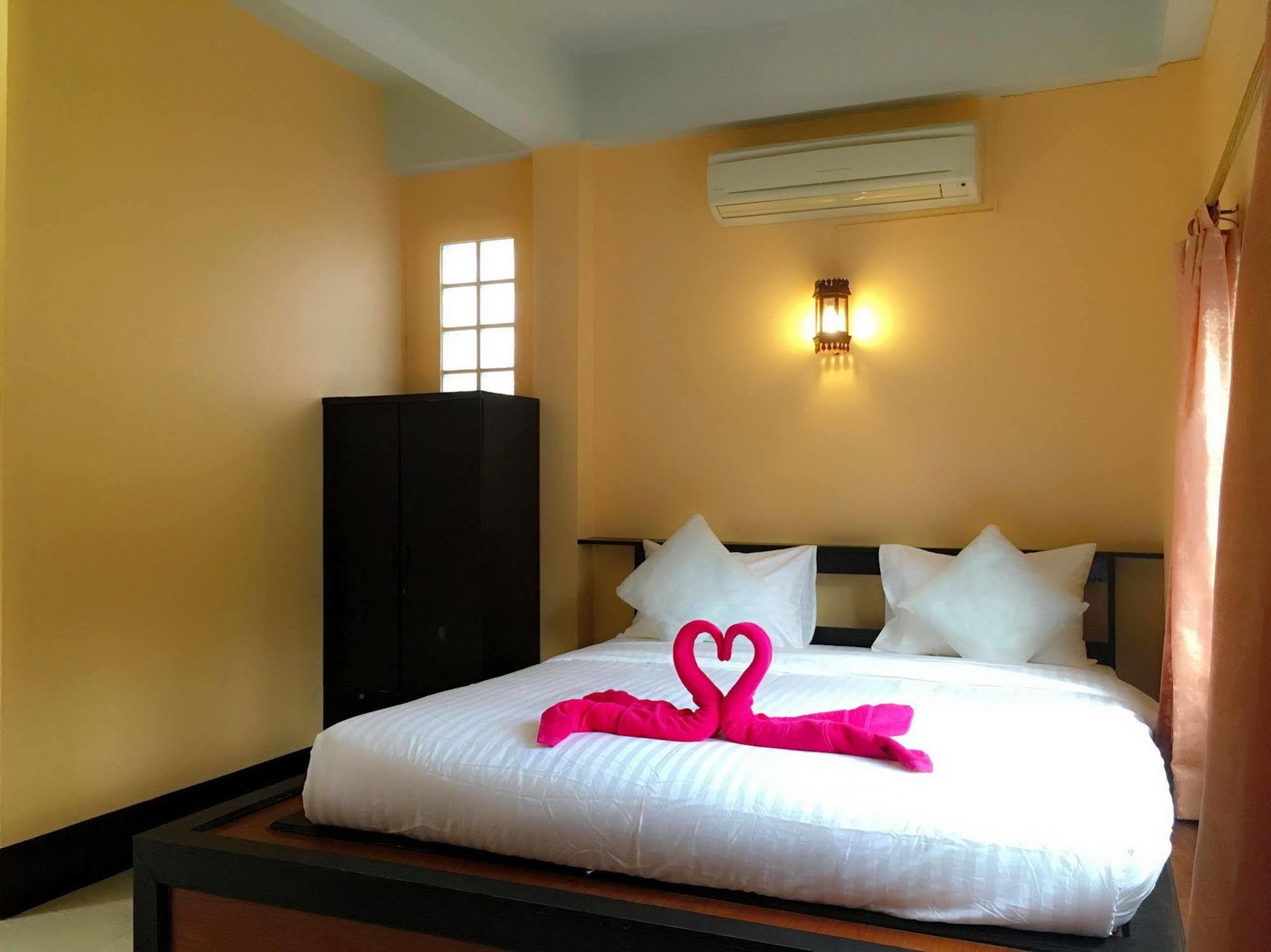 Sarin Guesthouse Тау Экстерьер фото
