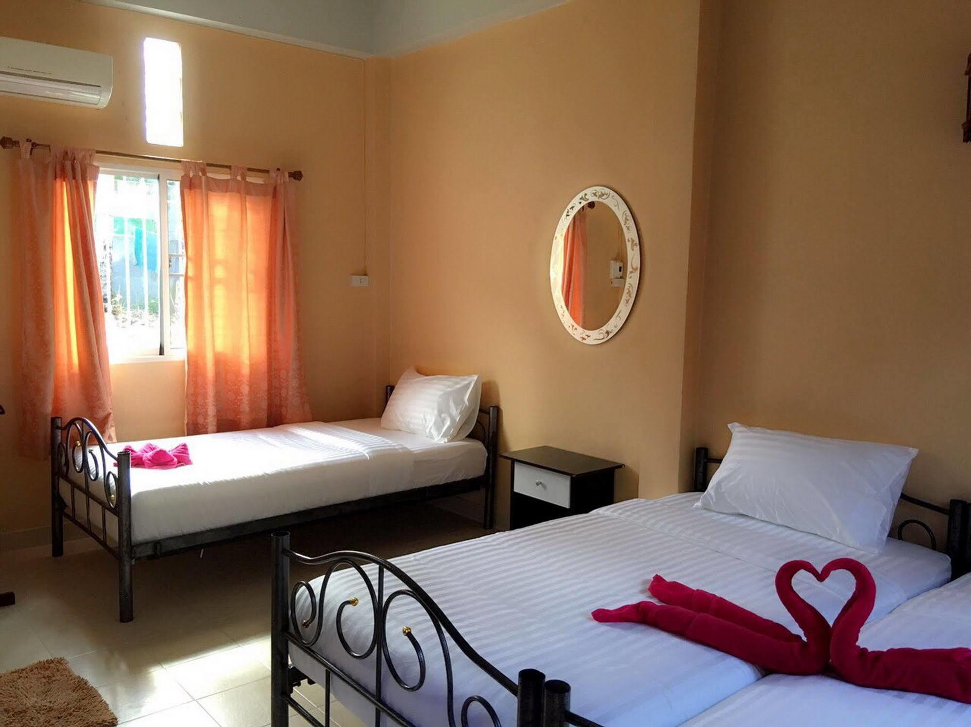 Sarin Guesthouse Тау Экстерьер фото