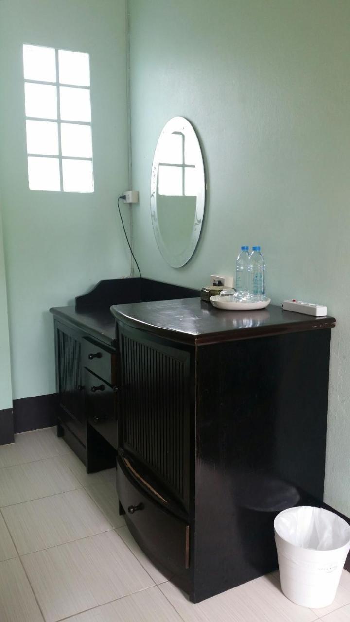 Sarin Guesthouse Тау Экстерьер фото