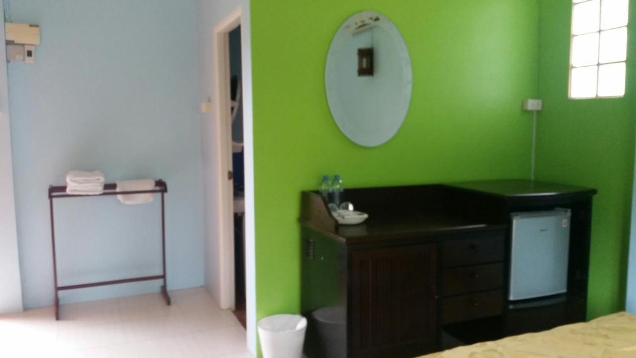 Sarin Guesthouse Тау Экстерьер фото