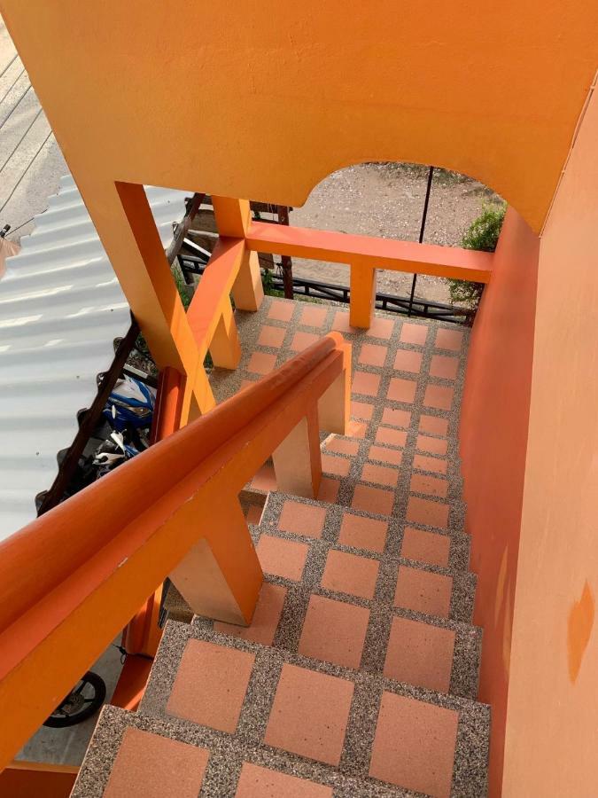 Sarin Guesthouse Тау Экстерьер фото