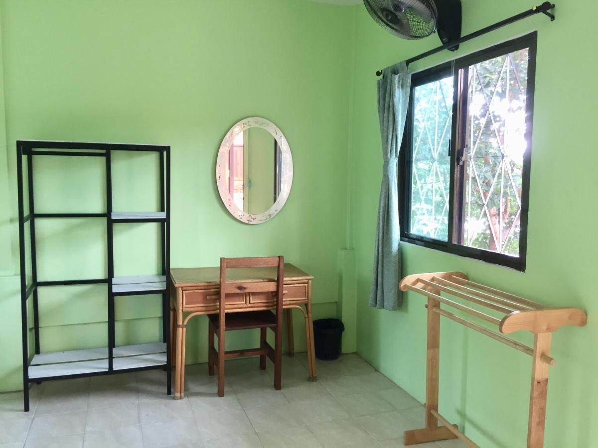 Sarin Guesthouse Тау Экстерьер фото